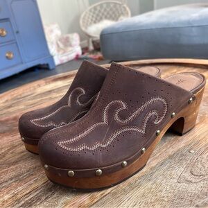 Frye Clogs